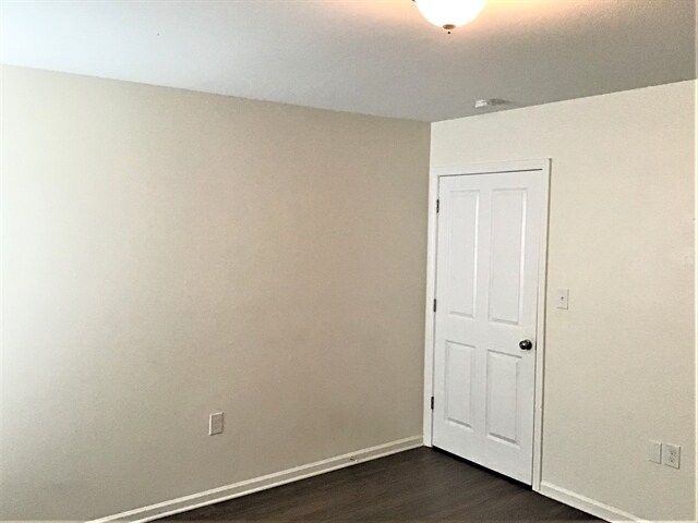 Building Photo - 1524 Eastway Dr