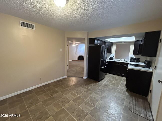 Building Photo - 512 W Malibu Dr