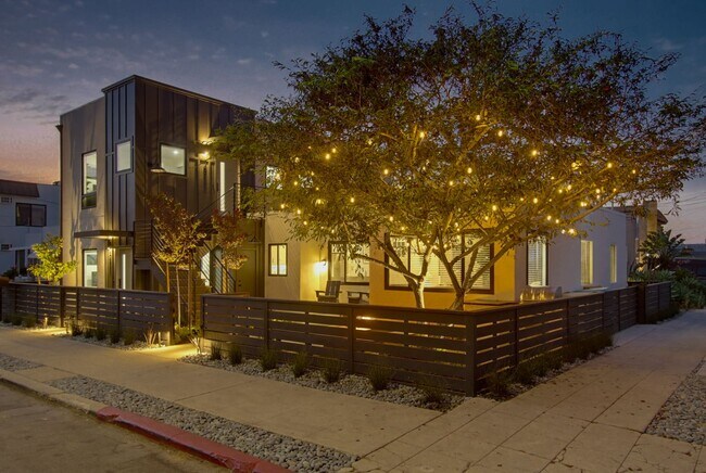 Building Photo - 426-426 Arbor Dr