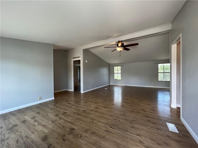 Building Photo - 10808 Quail Valley Dr