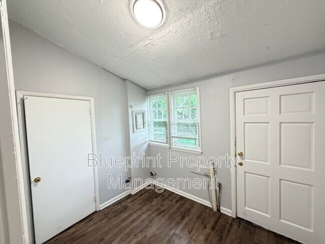 Building Photo - 4316 Gadsden St