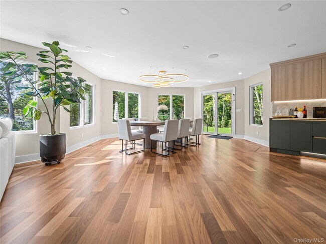 Building Photo - 5 N Hills Rd