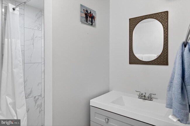 Building Photo - 462 Worthington Rd