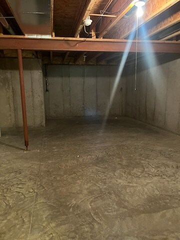 Building Photo - 123 Legend Ct