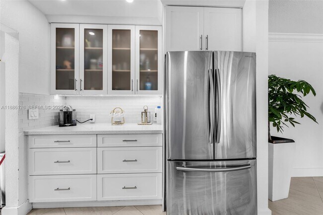 Building Photo - 4301 SW 85th Ave