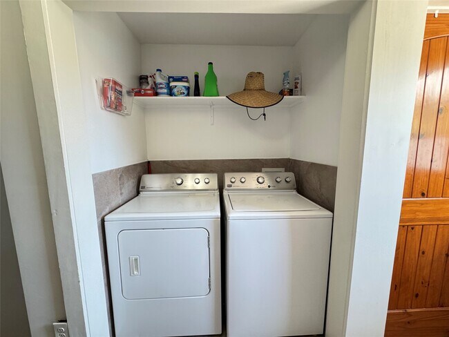 Building Photo - 1823 Market St