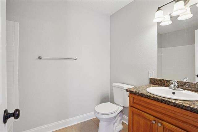 Building Photo - 2330 Edenborn Ave