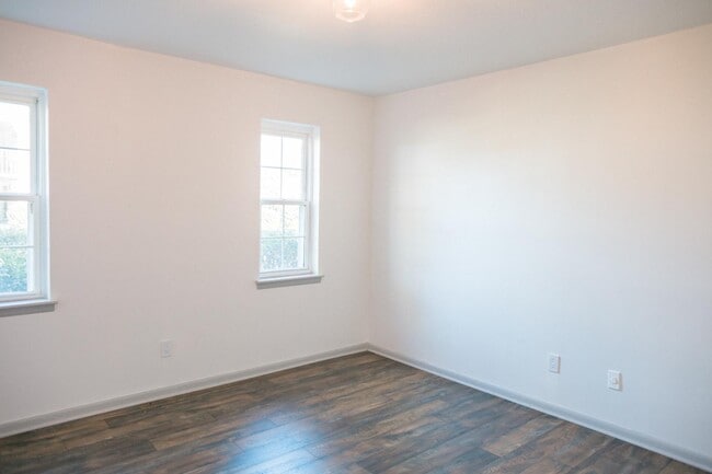 Building Photo - 21 Rivers Point Row
