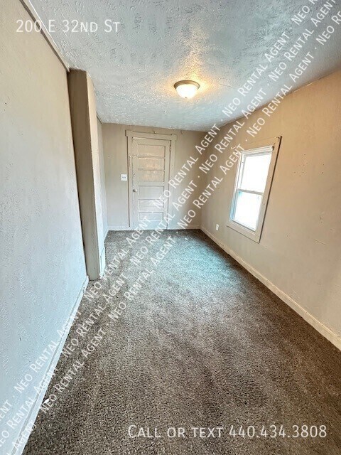 Building Photo - 200 E 32nd St