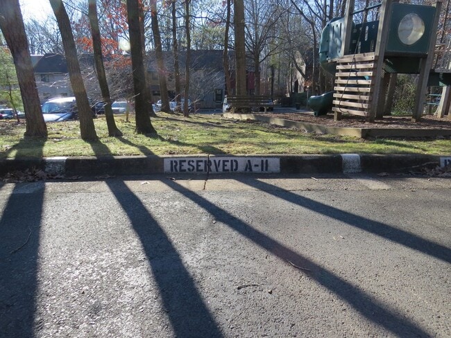 Building Photo - Updated 1800+ sq/ft 3 bdrm 2.5 bath end unit townhome