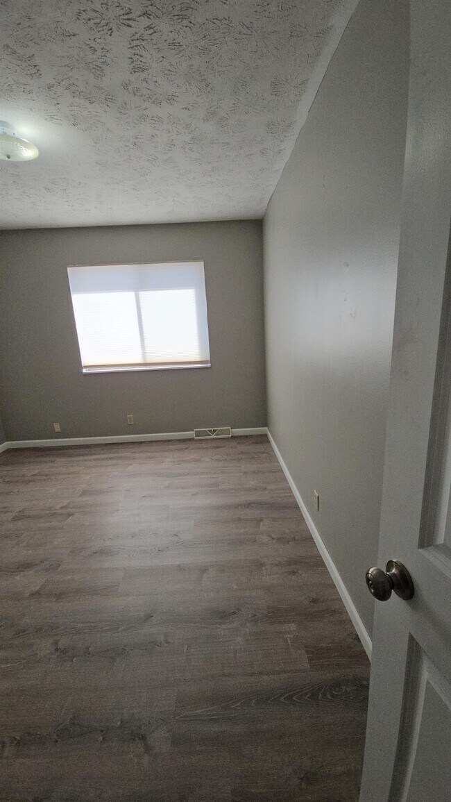 Building Photo - 10218 Weir St