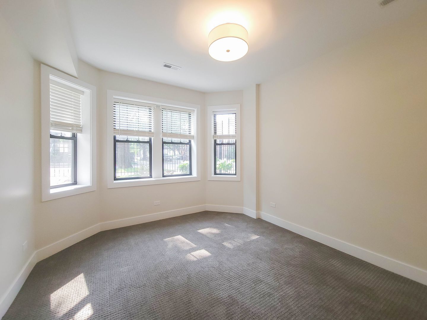 Building Photo - 4855 N Seeley Ave