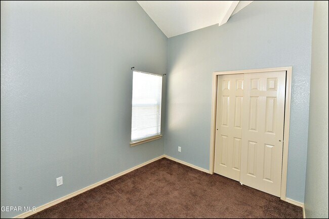 Building Photo - 804 Margarita St