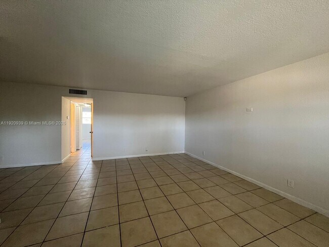 Primary Photo - 4160 NW 21st St