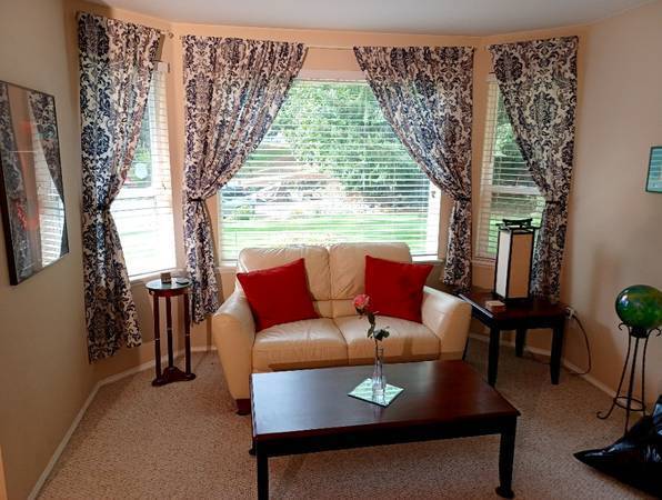 Primary Photo - 981 Kazac Pl SE