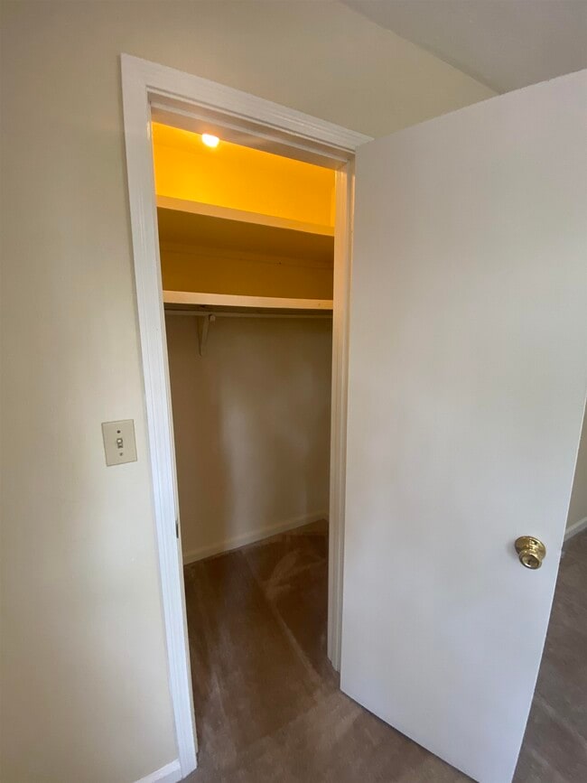 Building Photo - 1403 McCauley Rd