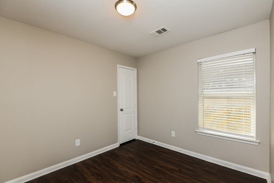 Building Photo - 4729 Cedar Springs Dr