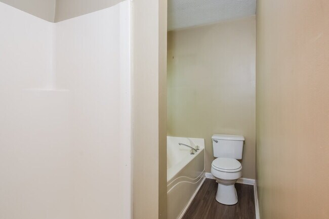 Building Photo - 110 Grove Ln