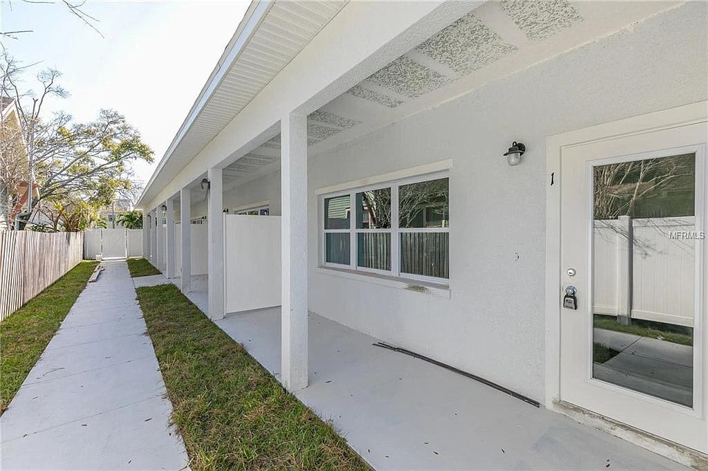 Building Photo - 114 8th Ave N
