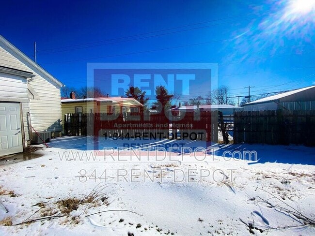 Building Photo - 1731 S Kerth Ave