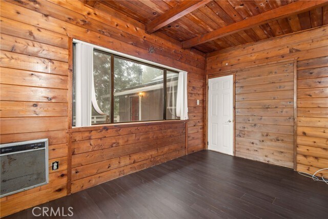 Building Photo - 55305 S Circle Dr
