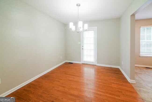Building Photo - 5697 Newburn Ct