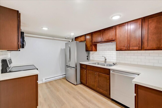 Building Photo - 4310 Mohawk Dr