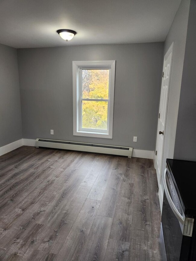 Building Photo - Full renovation 2024 - New 2 bedroom unit !