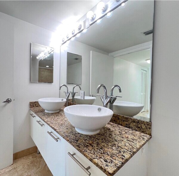 Building Photo - 41 SE 5th St