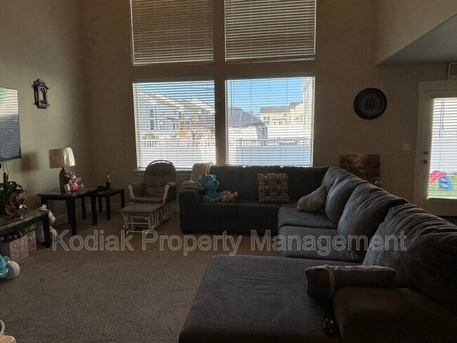 Building Photo - 13874 S Greenford Ln