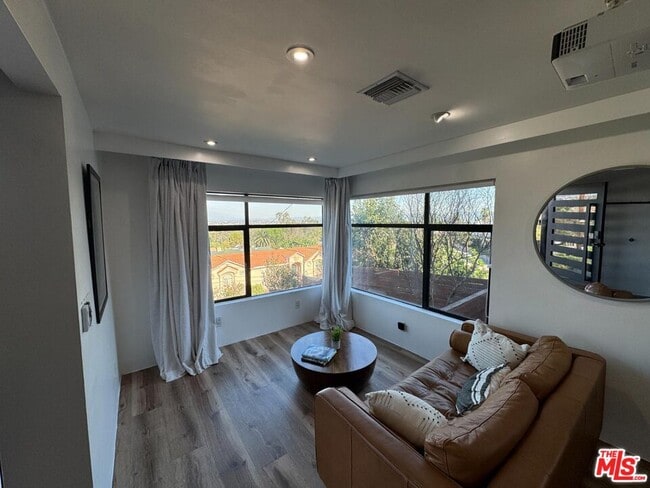 Building Photo - 7302 Mooney Dr