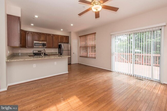 Building Photo - 117 Longpoint Way