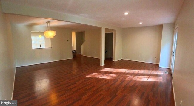 Building Photo - 11747 Lone Tree Ct