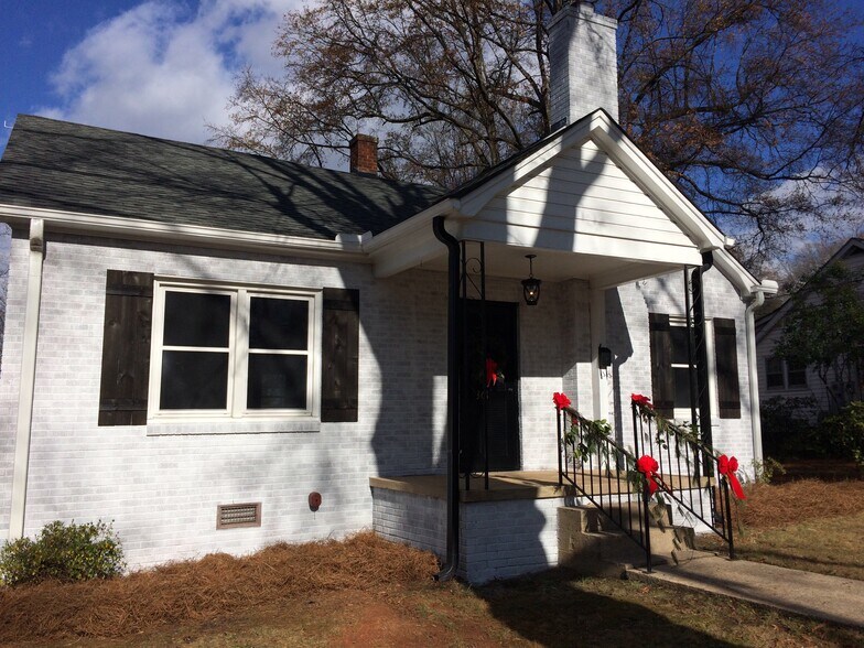 Building Photo - 361 W Wilson Ave