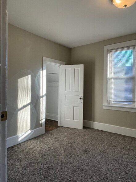 Building Photo - 2139 S Aldrich St