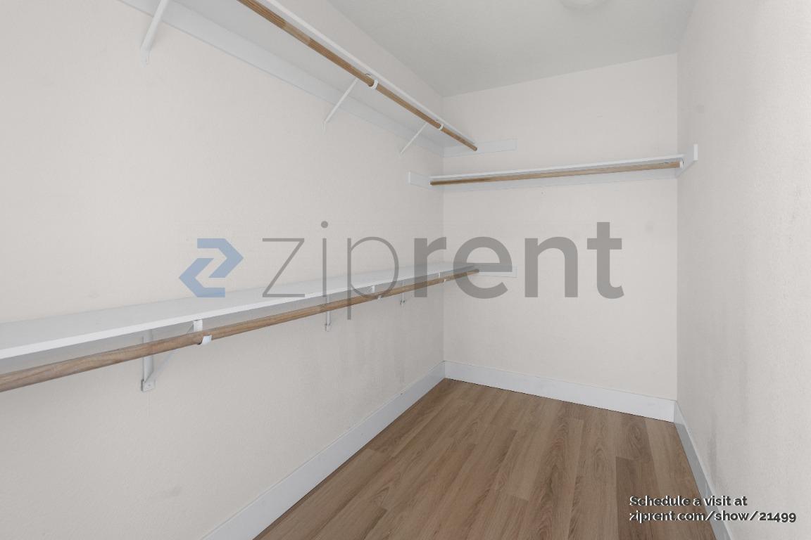 Building Photo - Unit