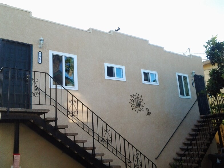 Studio Apt. on he right - 2563 Pasadena Ave