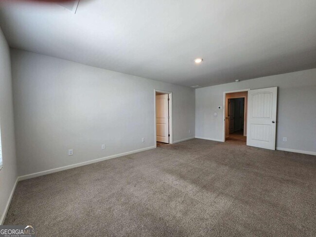 Building Photo - 4825 Layton Dr