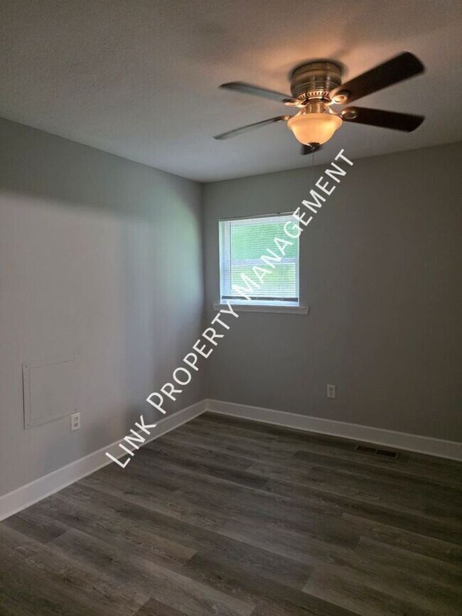 Building Photo - 2111 Mt Pisgah Rd