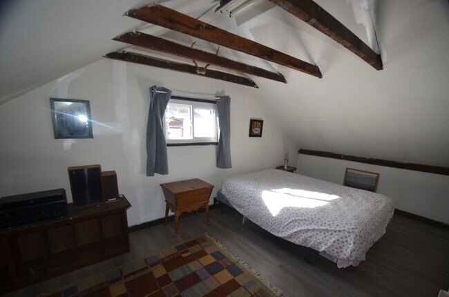 Building Photo - 20 Minutes to Breckenridge! Wood burning f...