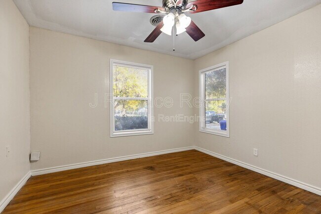 Building Photo - 2004 N 39th St