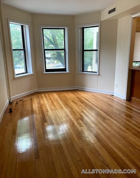 Building Photo - 1133 Commonwealth Ave