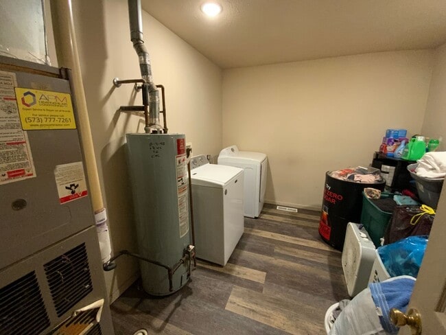 Building Photo - 3 Bedroom Home