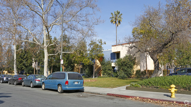 Primary Photo - Monte Alban Apartments