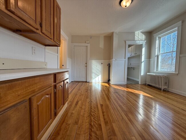 Building Photo - 304 Lovell St