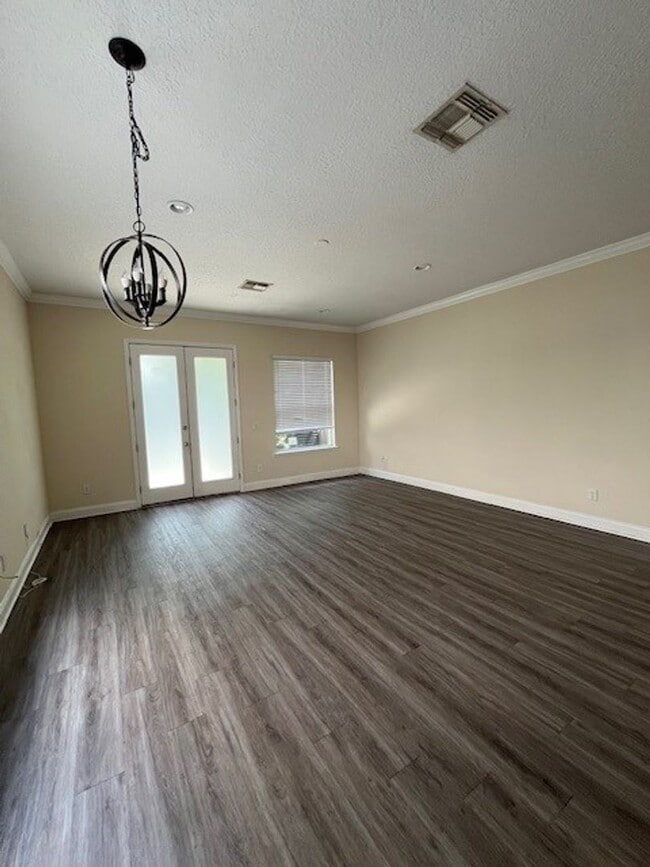 Building Photo - *** 3/2.5  with 1 car garage/ Townhouse Th...