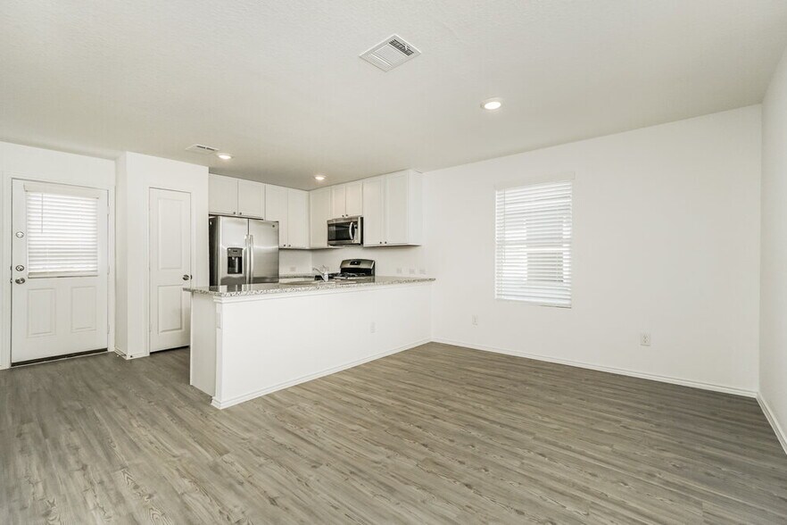 Building Photo - 14612 Greenfield Ml