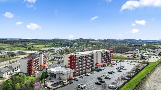 Building Photo - 210 Raceday Center Dr