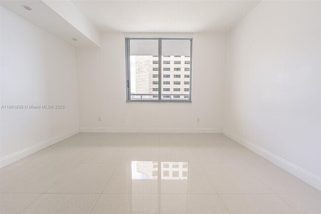 Building Photo - 335 S Biscayne Blvd