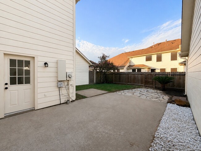 Building Photo - 4531 Park Trail Ln